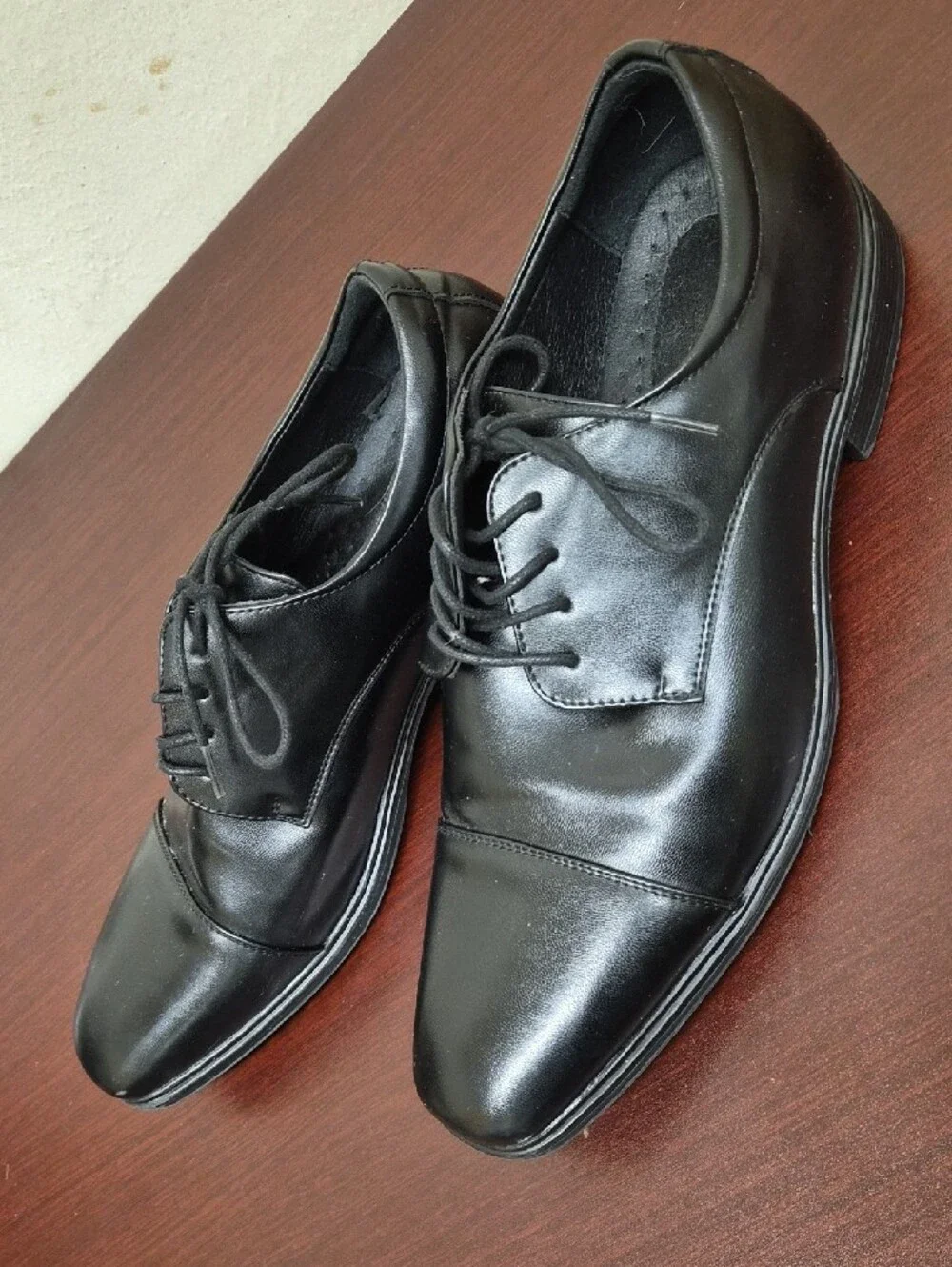 Van Heusen Black Men’s Cap-Toe Derby Dress Shoes Size 11.5